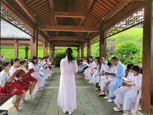 孔子公園誦讀展演.jpg