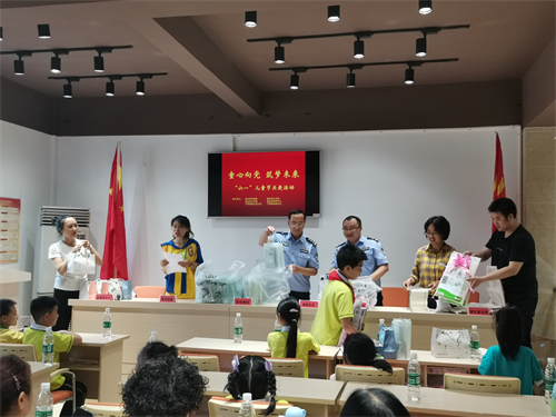 六一兒童節(jié)關(guān)愛留守兒童、困難兒童志愿服務.jpg
